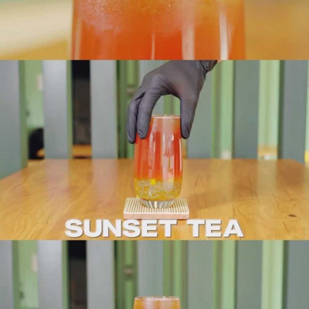 if @summerfieldteabar isn’t your go to place for late night boba, you’re doing it wrong 🗣️🗣️  they’re open until 1am everyday and will definitely quench that midnight boba craving 🤩 summerfield (formerly known as dragonfly, rip) has been a local staple for late night get togethers! they have the most amazinggggg house spicy fries (they do be really spicy though, i get mild) and popcorn chicken! my favorite drink has to be either the mango cheese swirl or the uji matcha latte, which is on the sweeter side imo, so i recommend doing half sugar!