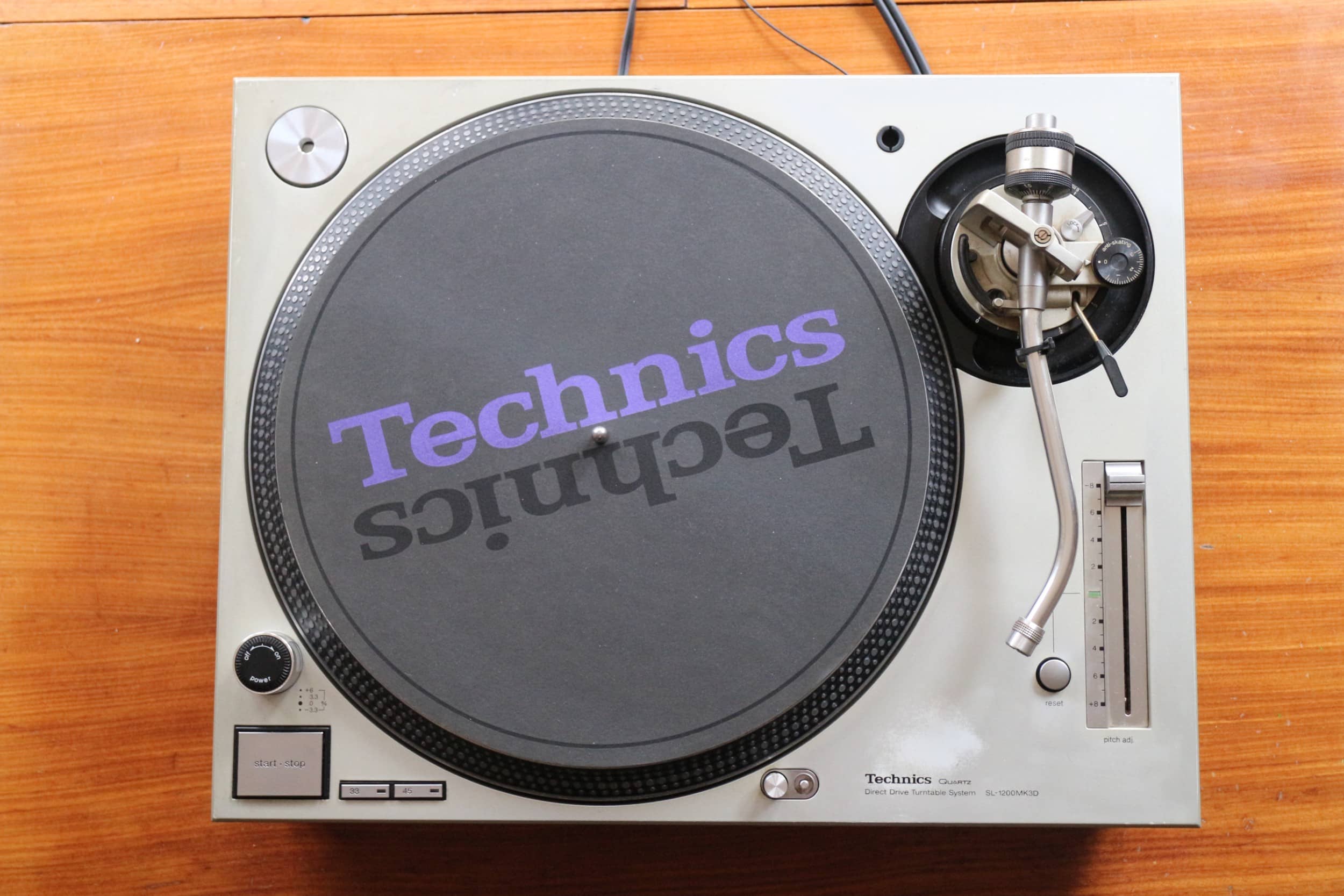 Technics SL-1200 MK3 zwart met Ortofon EC10 element en naald