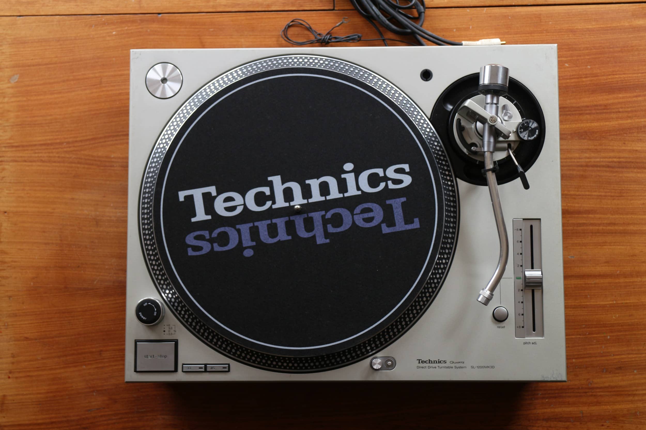 Technics SL-1200 MK3 zwart met Ortofon EC10 element en naald