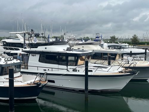 Das Logo des Motorboot Magazins.