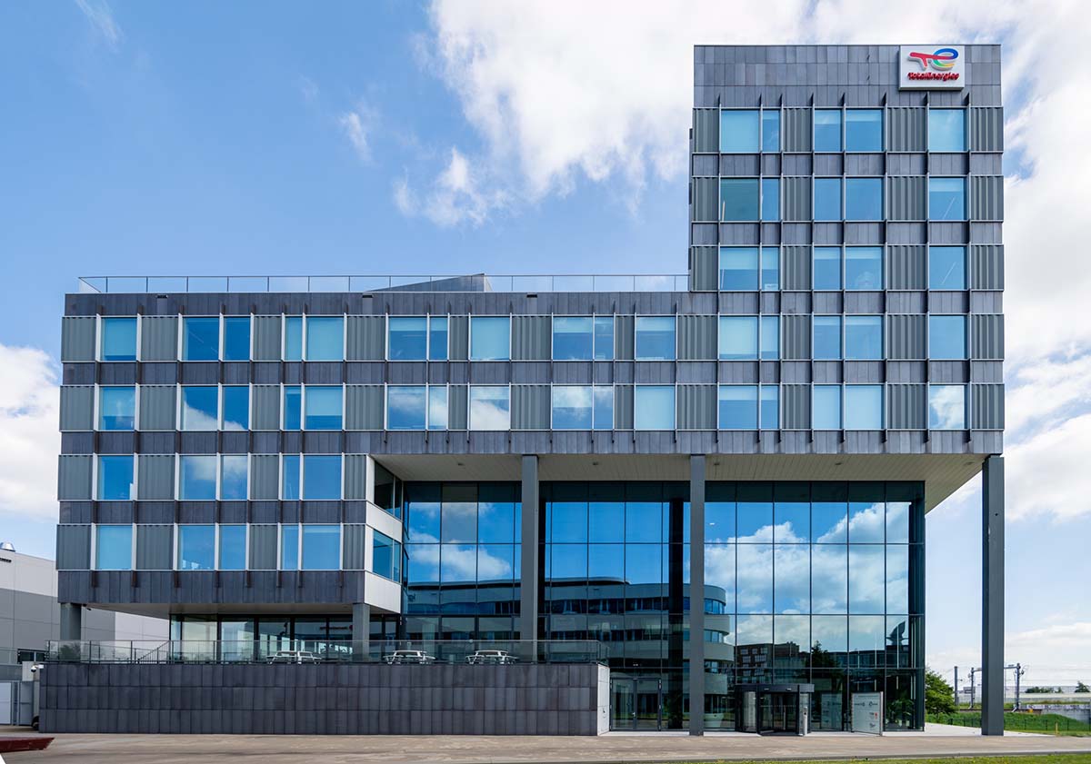 The office building on Prinses Catharina Amaliastraat in The Hague is a real estate investment by Heeneman & Partners