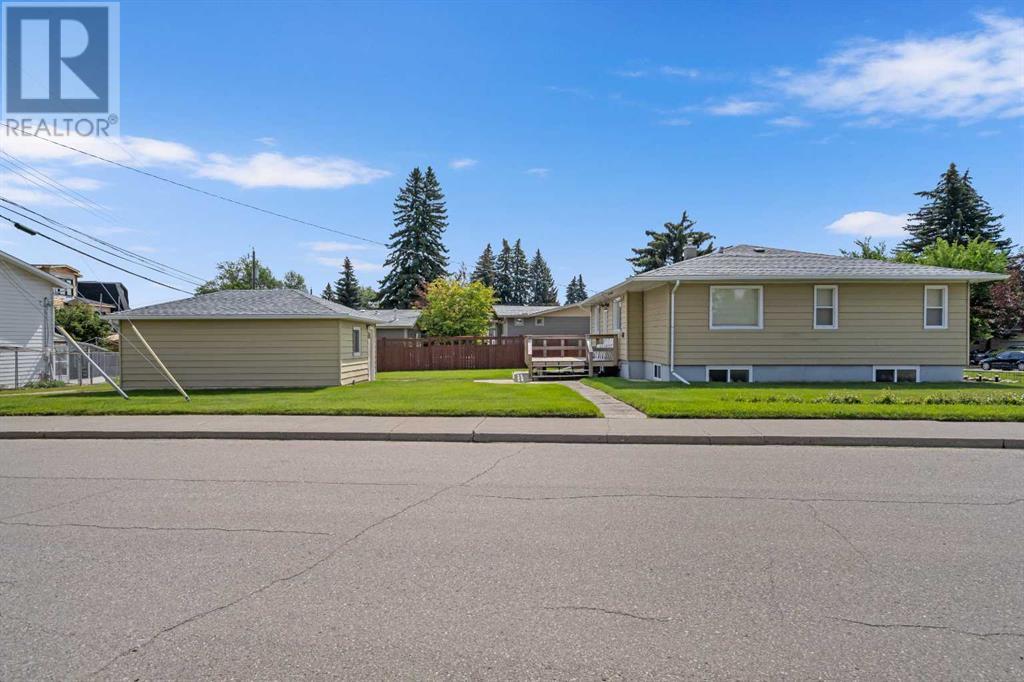 2140 Halifax Crescent NW