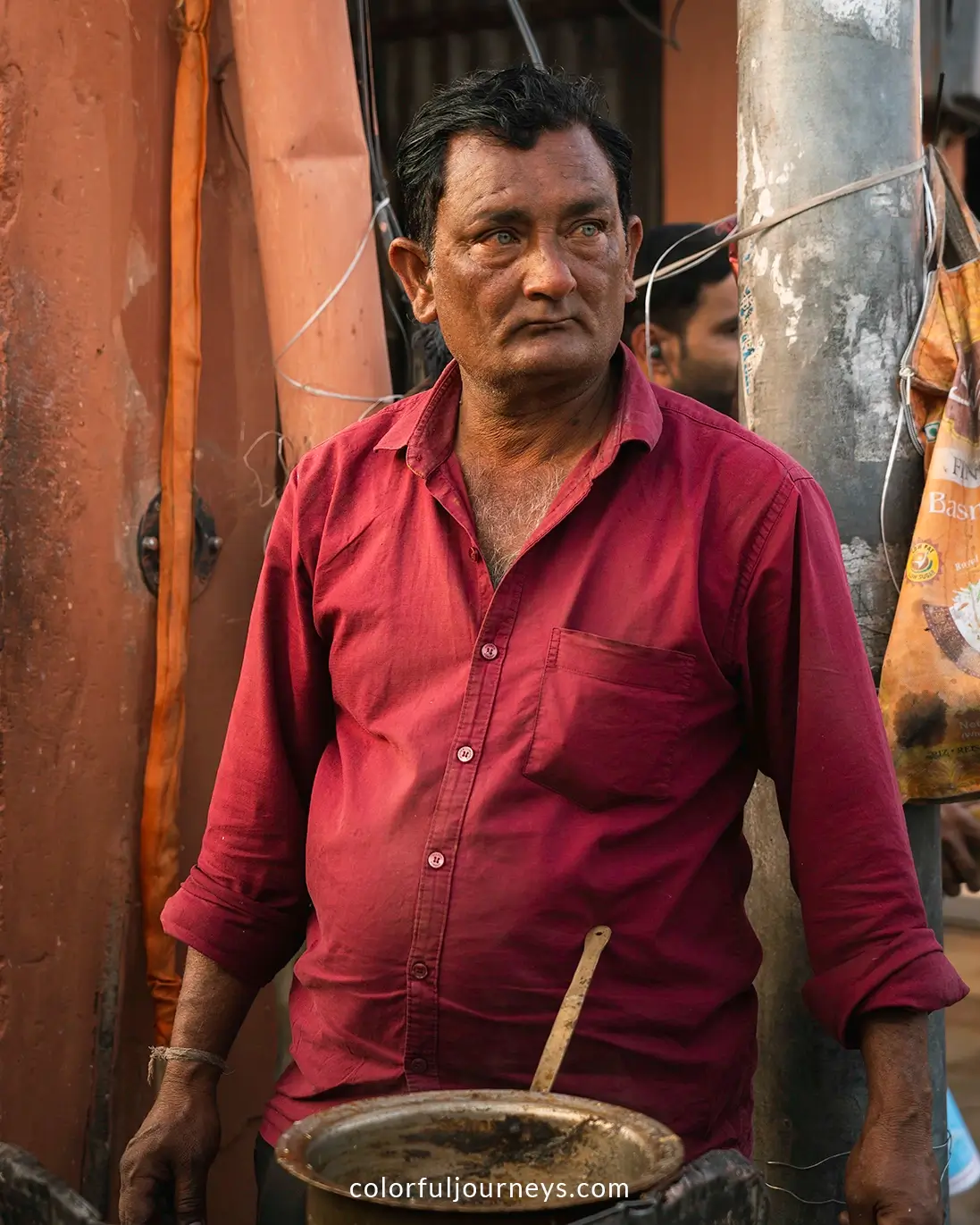 A man prepares chai in Jaipur, India