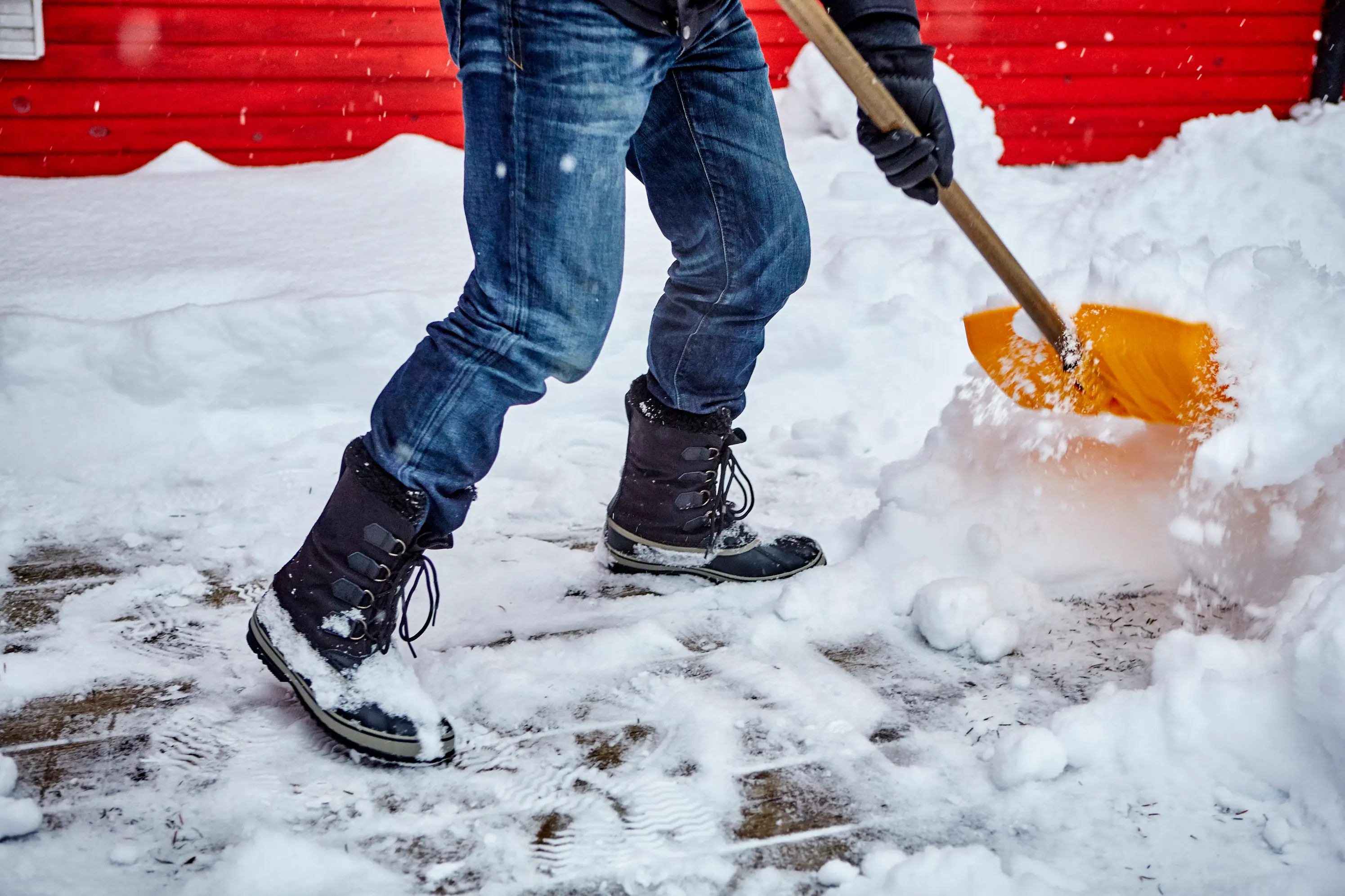 What To Do After a Snowstorm: Quick WinterCleanup & Ice Control Checklist