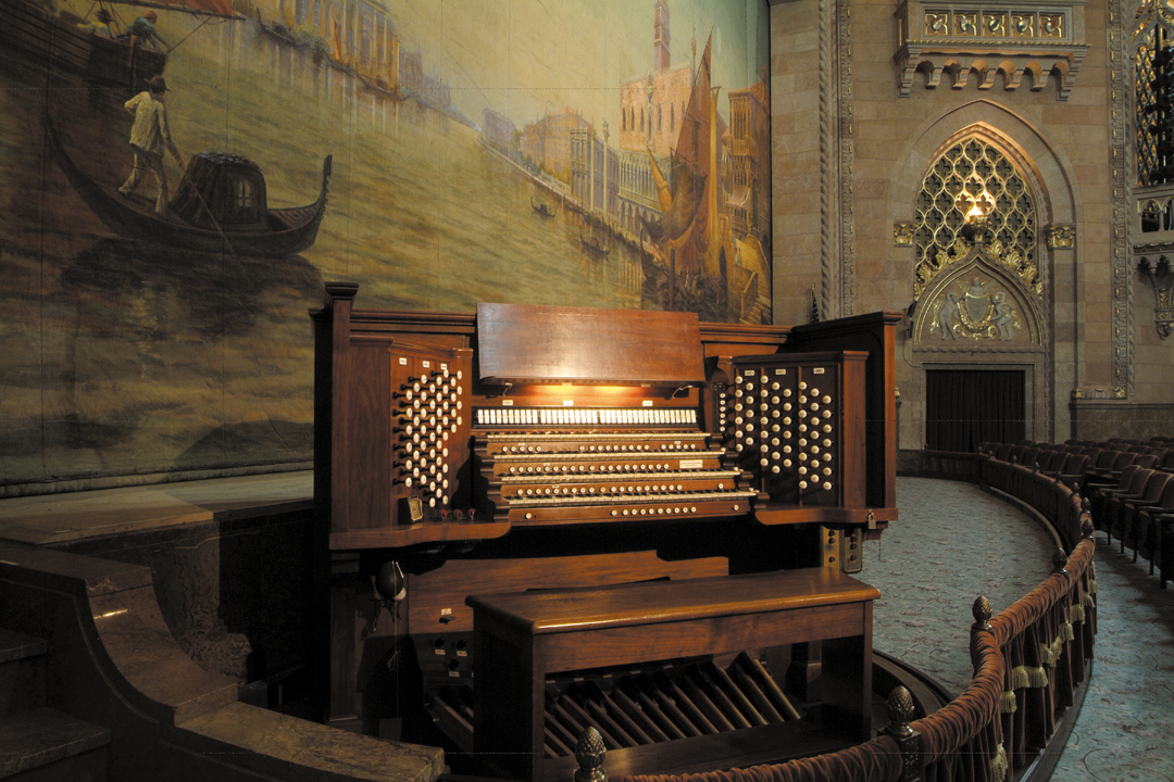 Aeolian-Skinner console opus 876