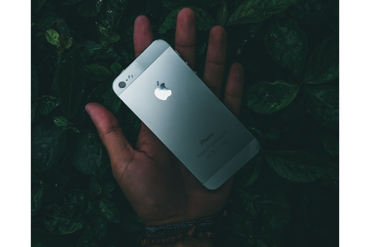 Apple (AAPL) Boosts Shareholder Value with $90B Buyback Program and Dividend Increase