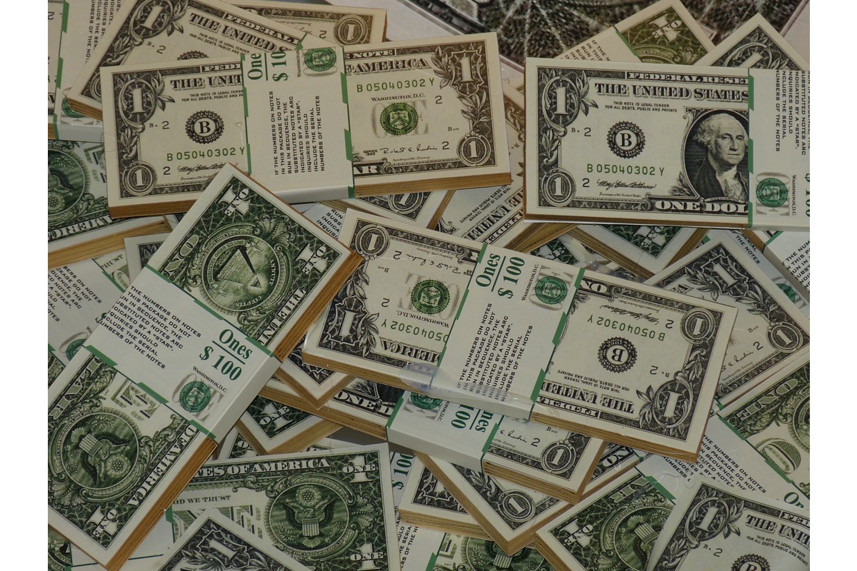 Arrow Financial Corporation (AROW) Raises Quarterly Cash Dividend by 3.0%: Shareholder Implications Explained