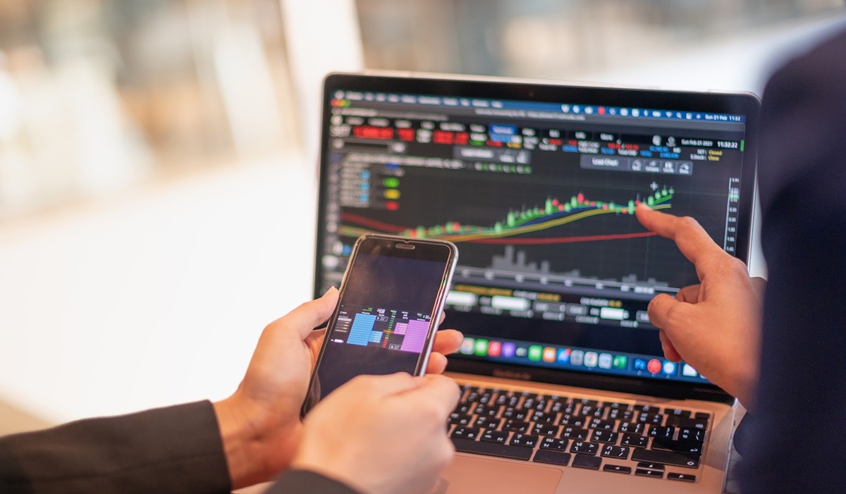 Learn all you need to know about reverse trading and see how LevelFields can help you master it and increase profits.