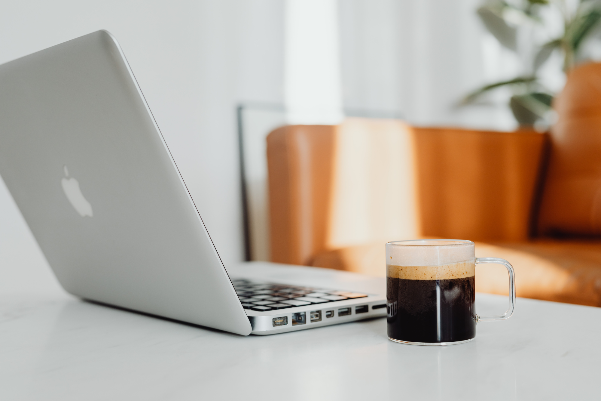 The Truth About Working with a Virtual Assistant: What Really Happens Behind the Scenes