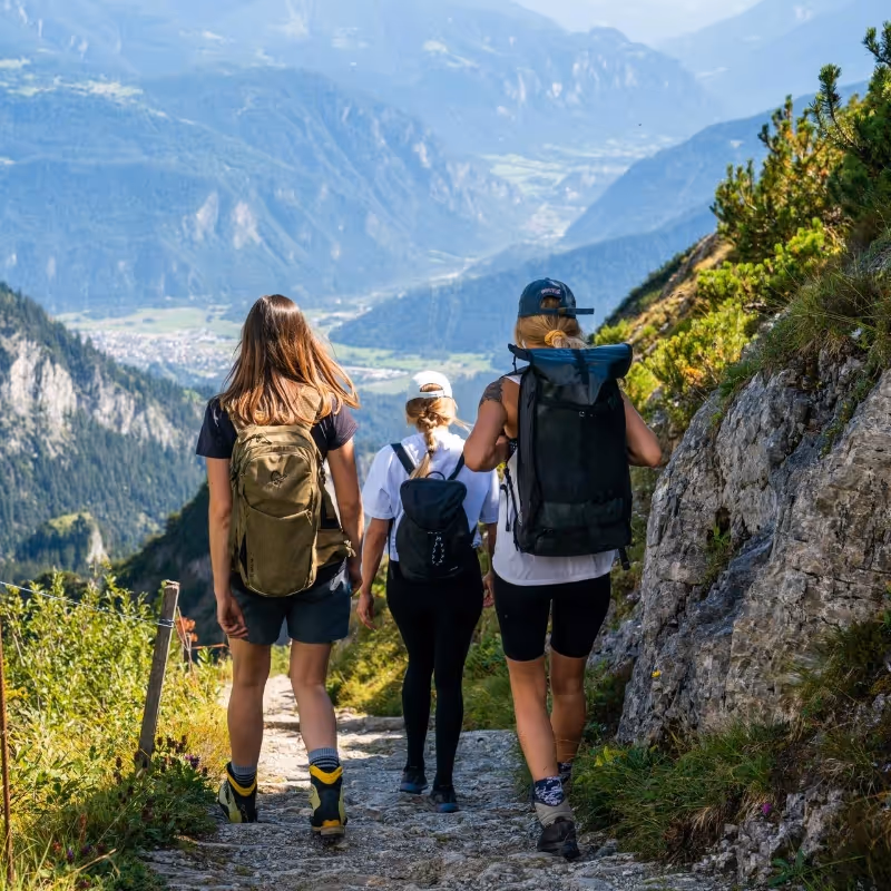 Hikers in LAAX 