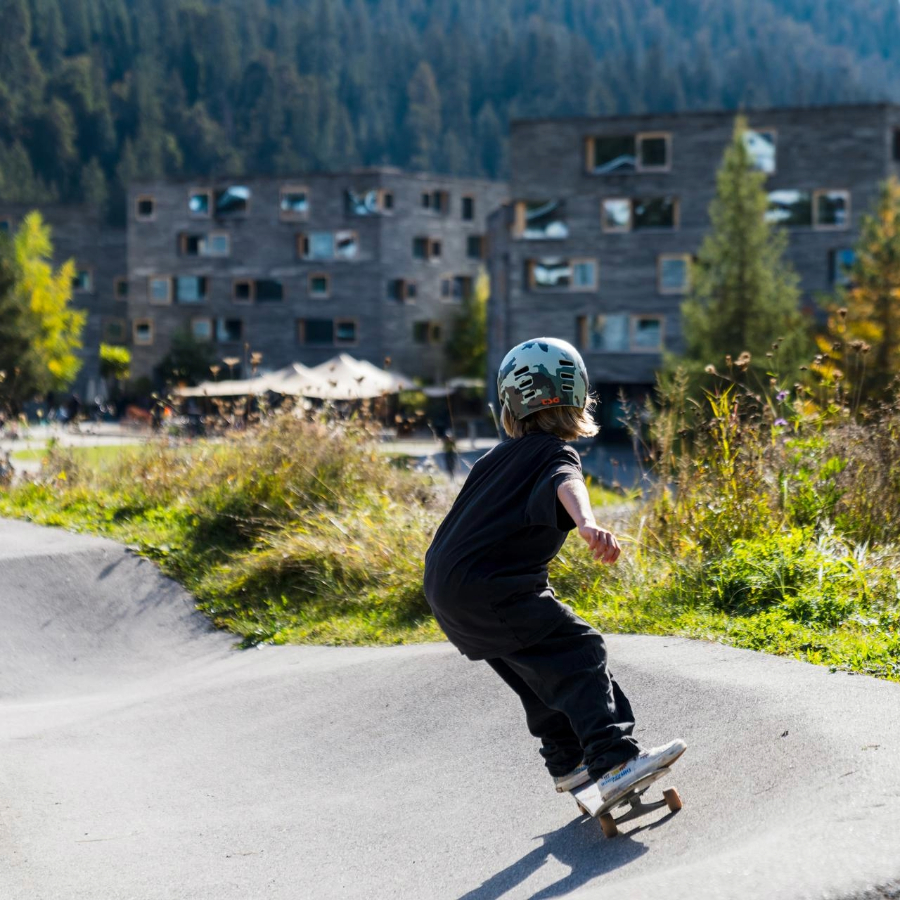 Kid on skateboard in rocksresort LAAX