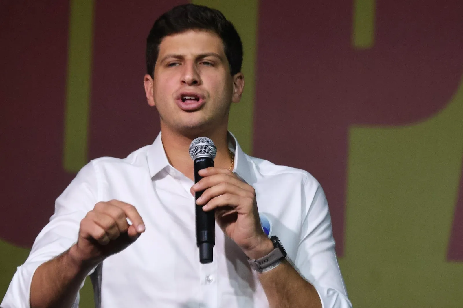 Quaest no Recife: João Campos segue líder e venceria no 1º turno