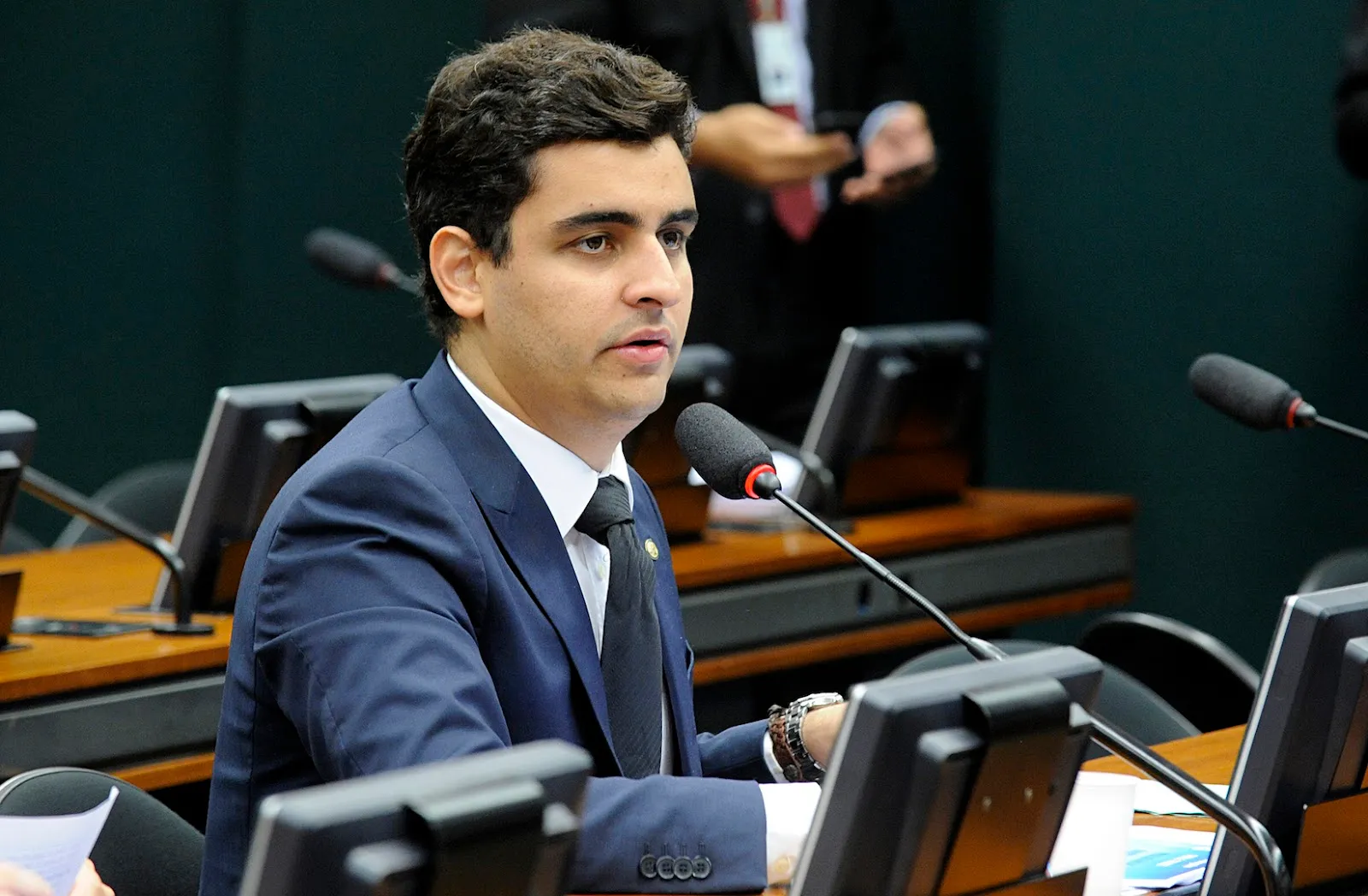 Quaest: JHC lidera em Maceió com 74% das intenções de voto