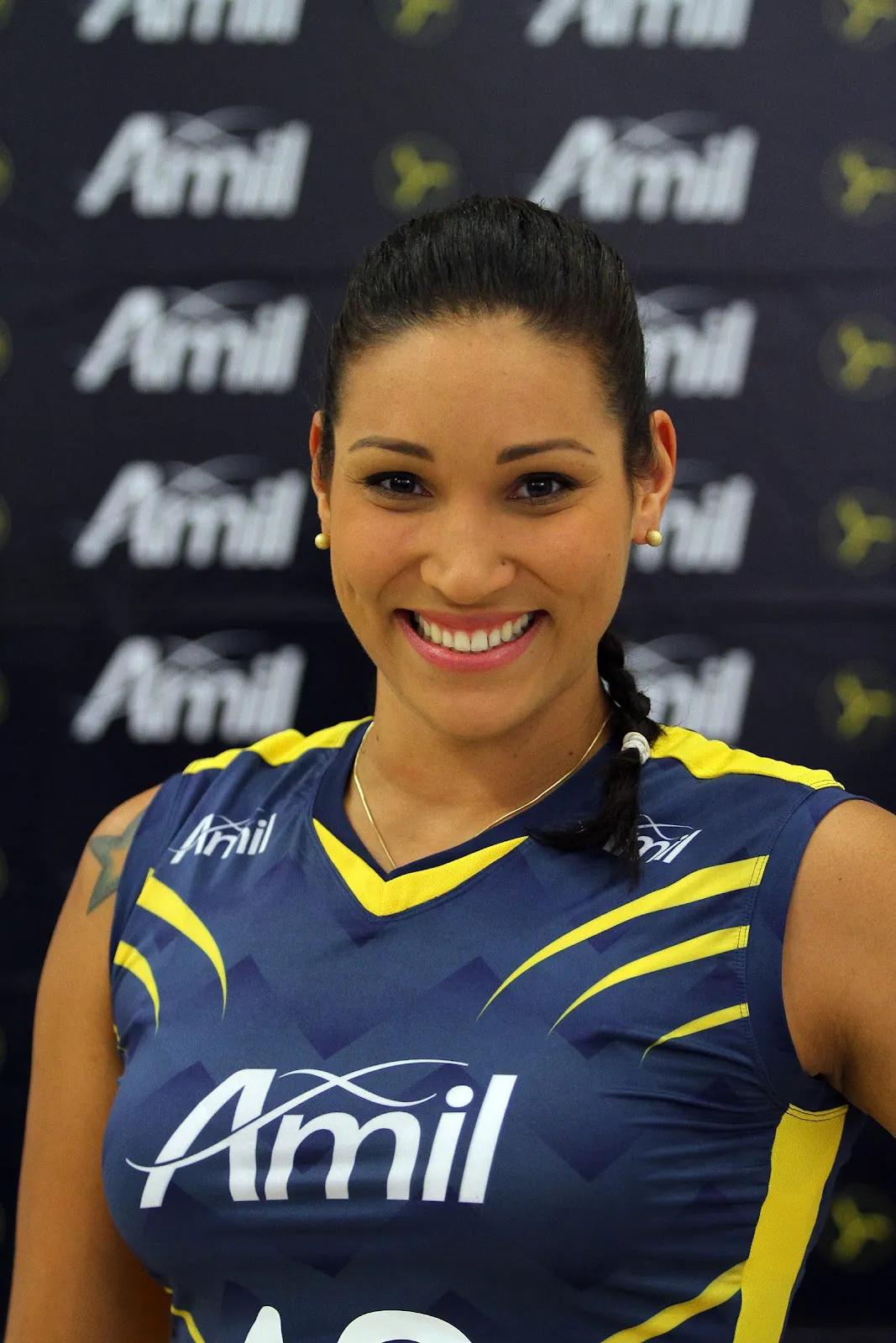 Tandara supera marcas pessoais e até atletas do masculino na Superliga de  Vôlei