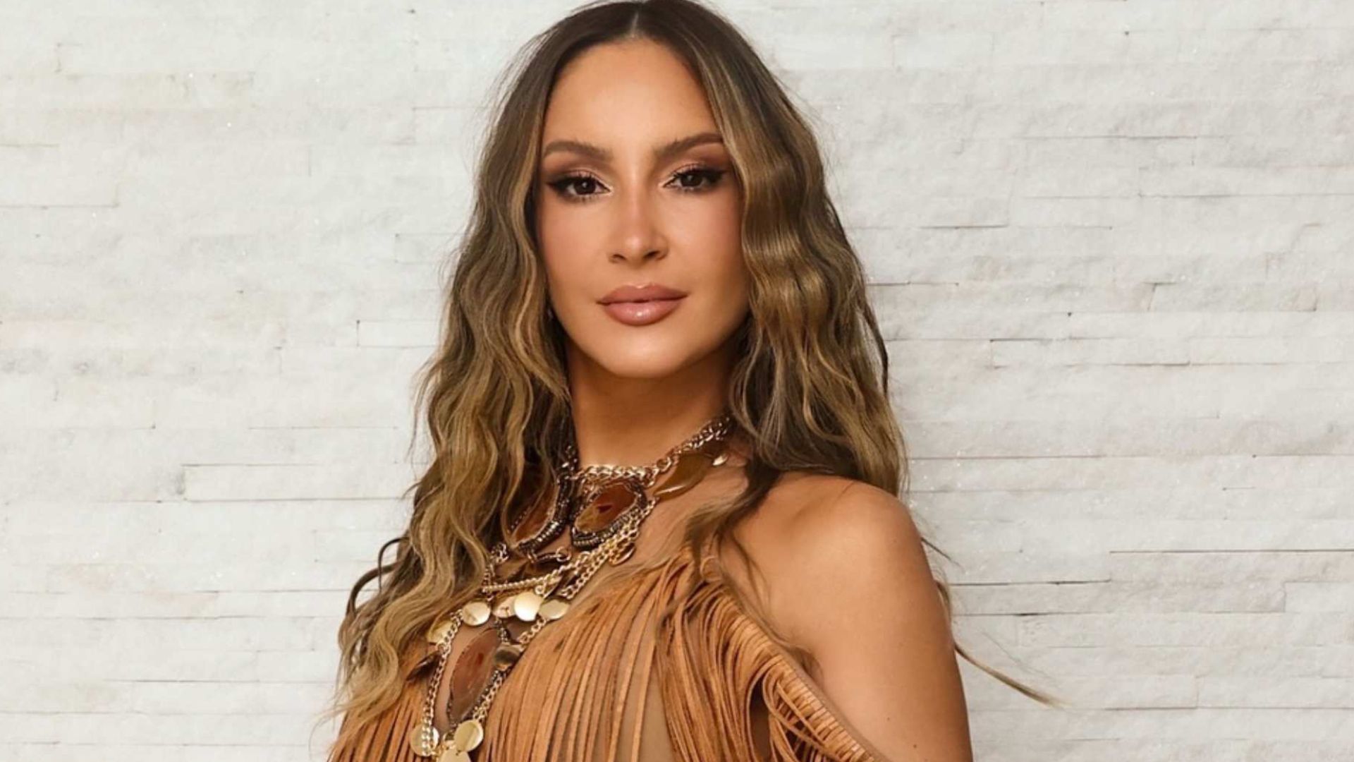 Claudia Leitte Alvo De Inqu rito Ap s Cantar Yeshua Em Vez De 