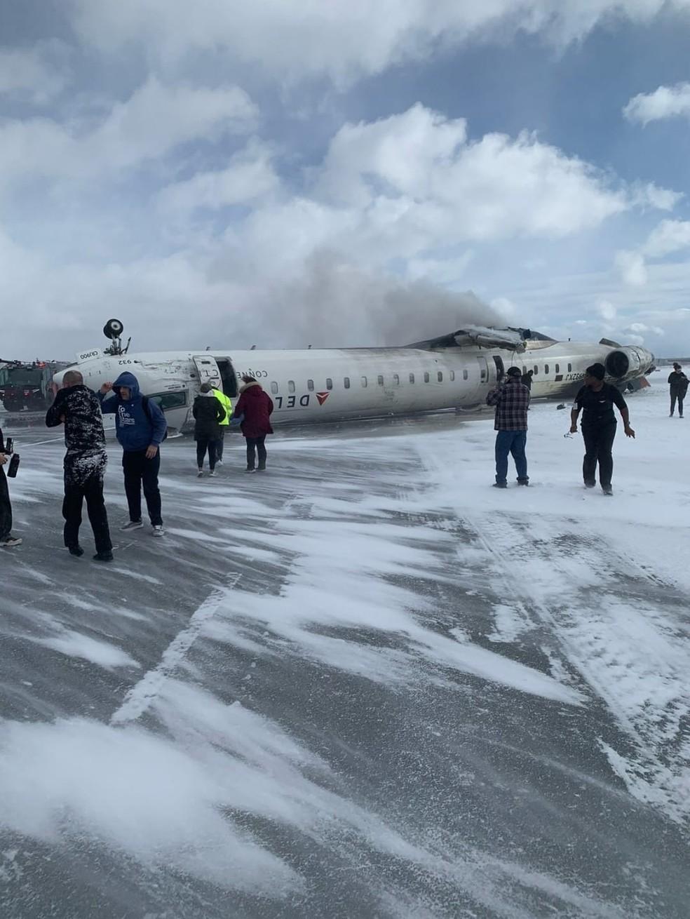 Avião acidentado em Toronto — Foto: Reprodução