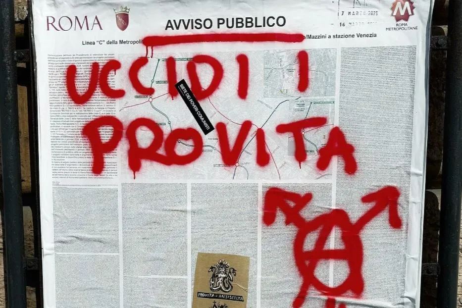 A sede da organização Pro Vita & Famiglia, que já havia sido alvo de vandalismo anteriormente, foi novamente atacada.