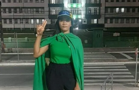 Eliane Amorim de Jesus vestida como manifestante