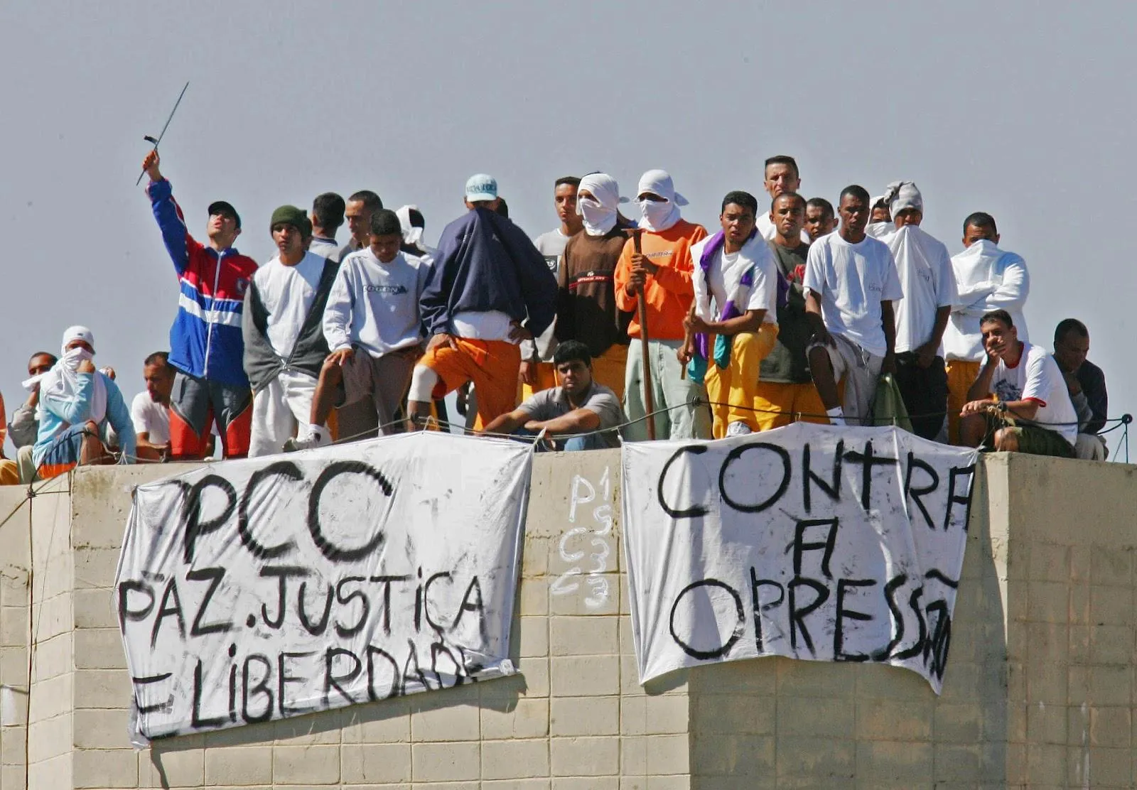 Justiça condena quatro membros do PCC por plano para executar autoridades  públicas | CNN Brasil