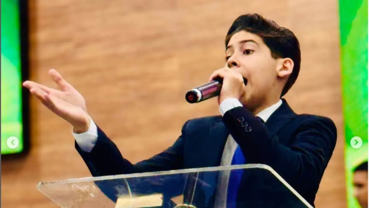 Miguel Oliveira, 14 anos: do Instagram aos altares e às polêmicas | Blog do  Esmael