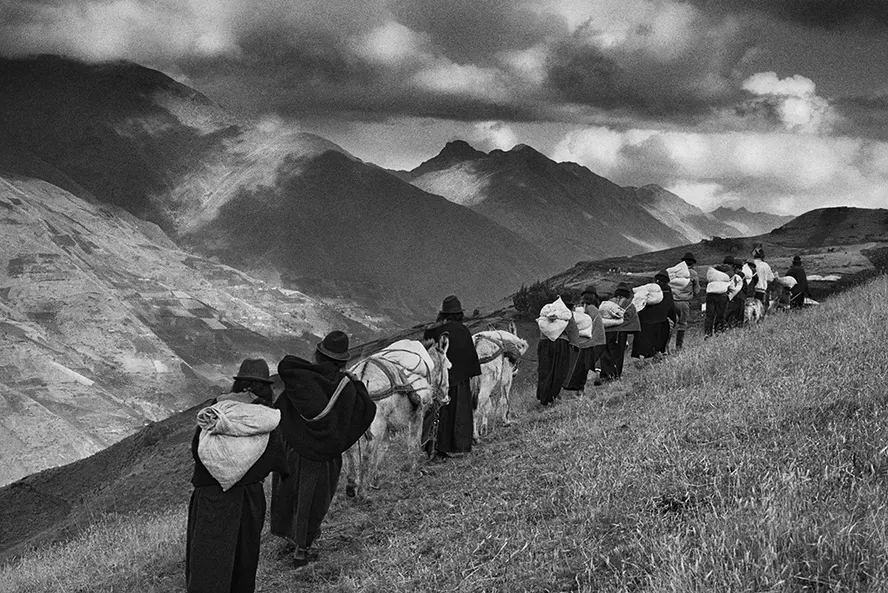 Retirantes da região de Chimborazo, Equador, 1998. Imagem Sebastião Salgado.