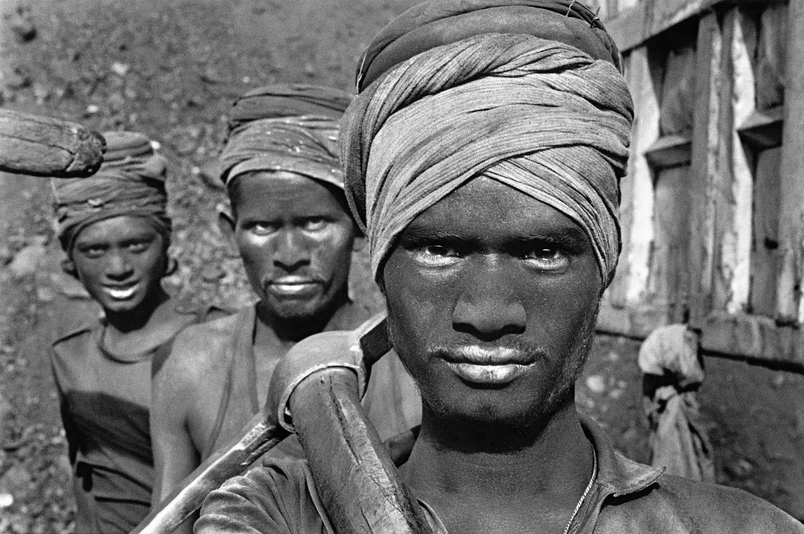 Trabalhadores, 1996. Imagem: Sebastião Salgado.