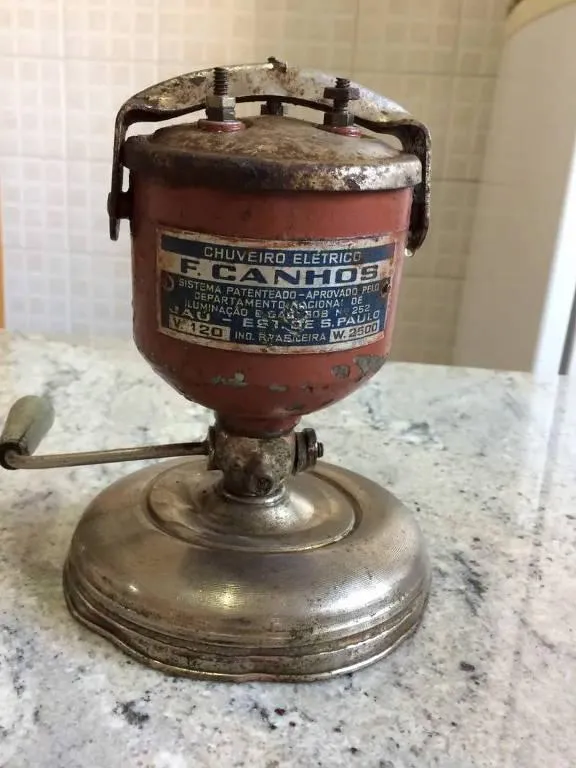 Chuveiro brasileiro cresce na África - 08/10/2022 - Mercado - Folha