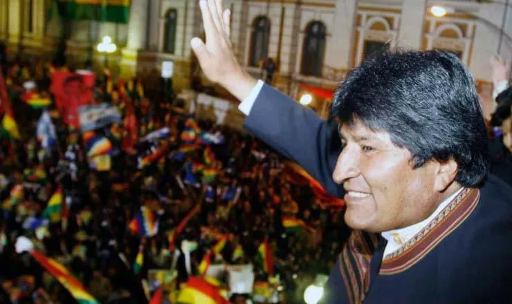 Evo Morales assume comando da Bolívia