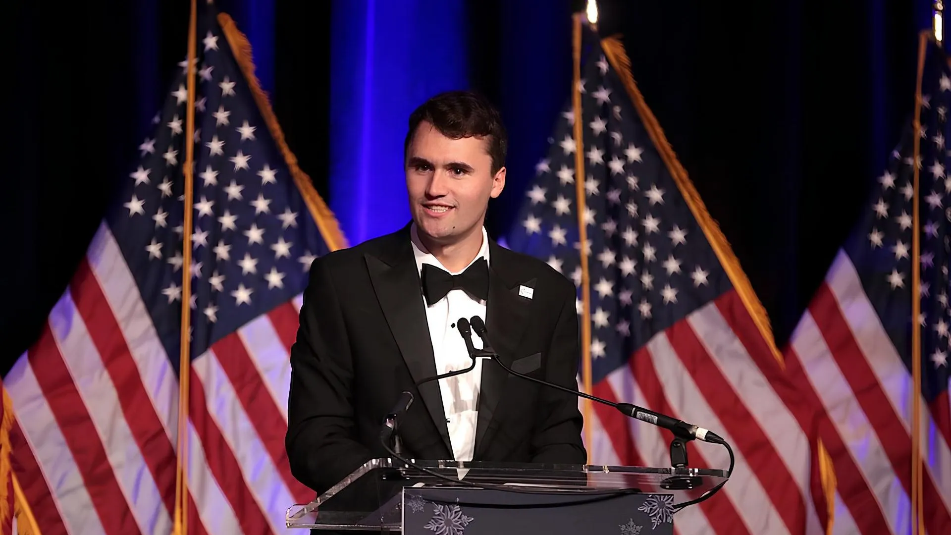 Charlie Kirk é baleado em evento em universidade de Utah