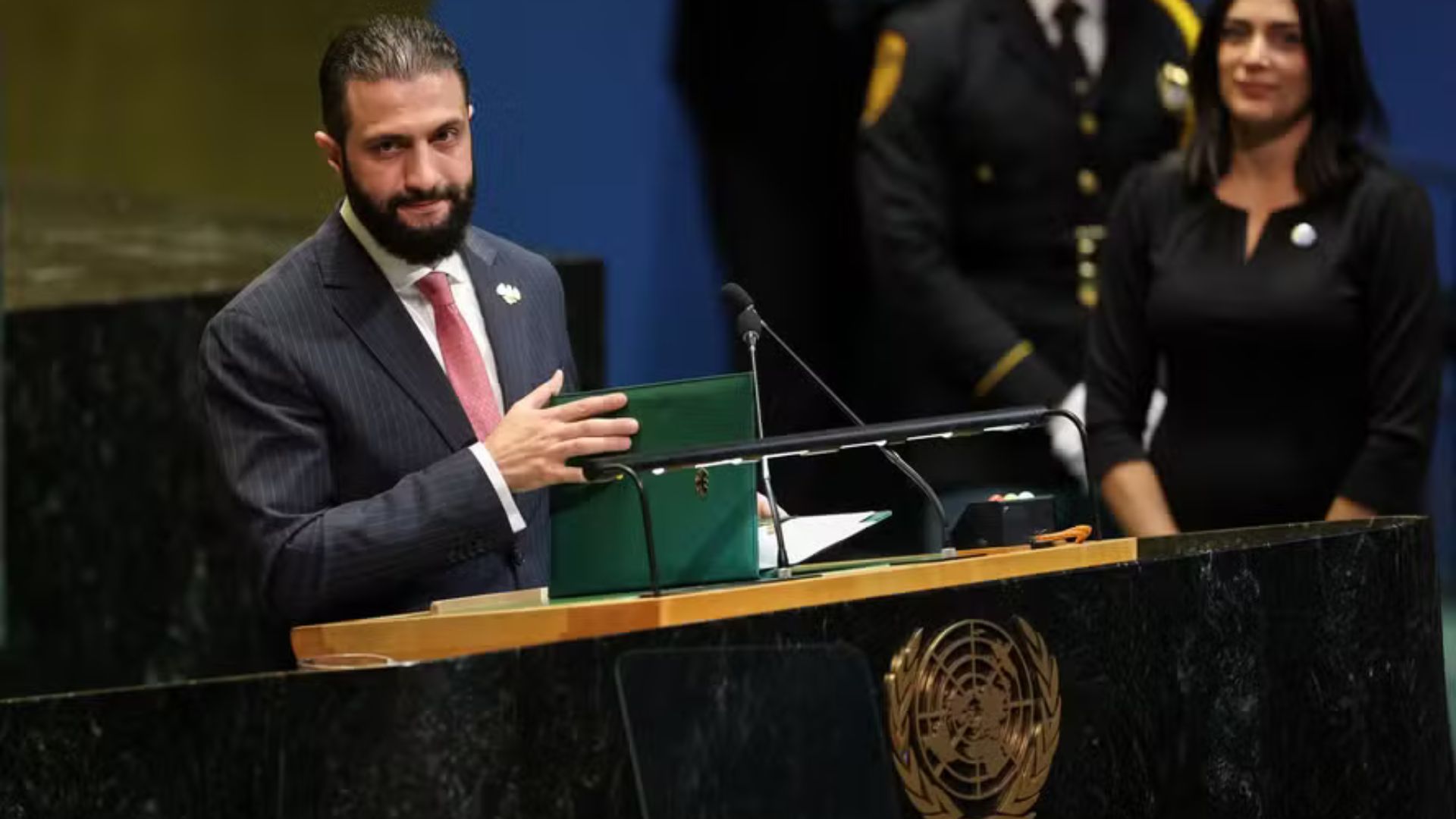 Ahmad Sharaa, líder sírio que teve sanções por terrorismo suspensas