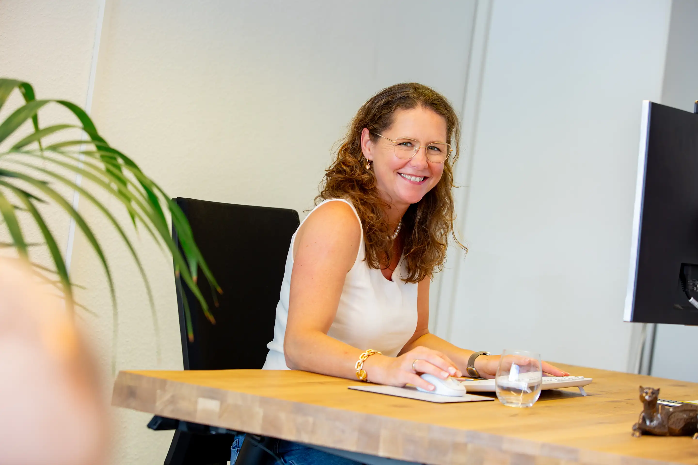 Die Reisemanagerin – Kerstin Kipker am PC