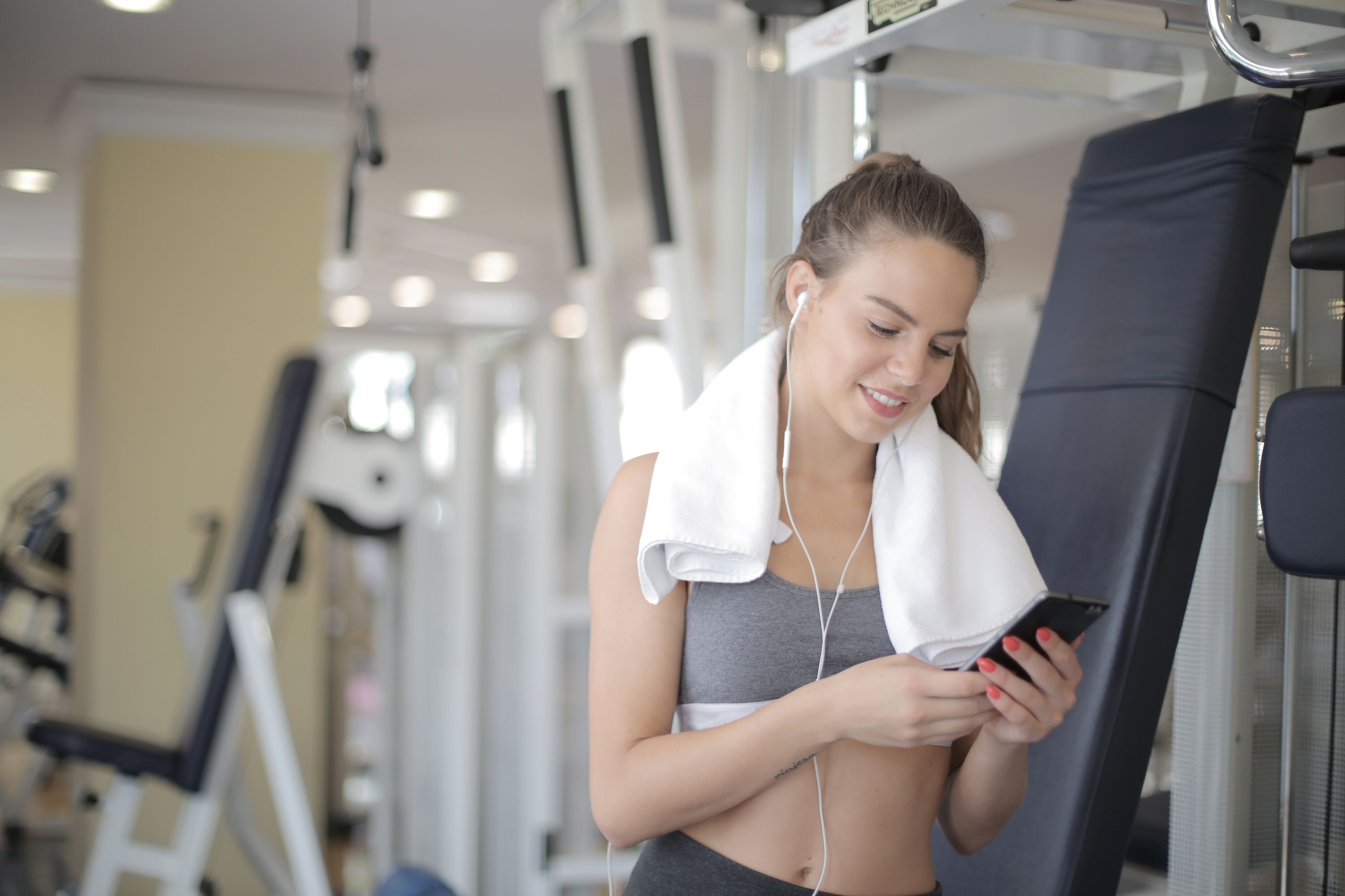 Real Coach or AI Workout Plan? How to Tell Before You Subscribe (2026)
