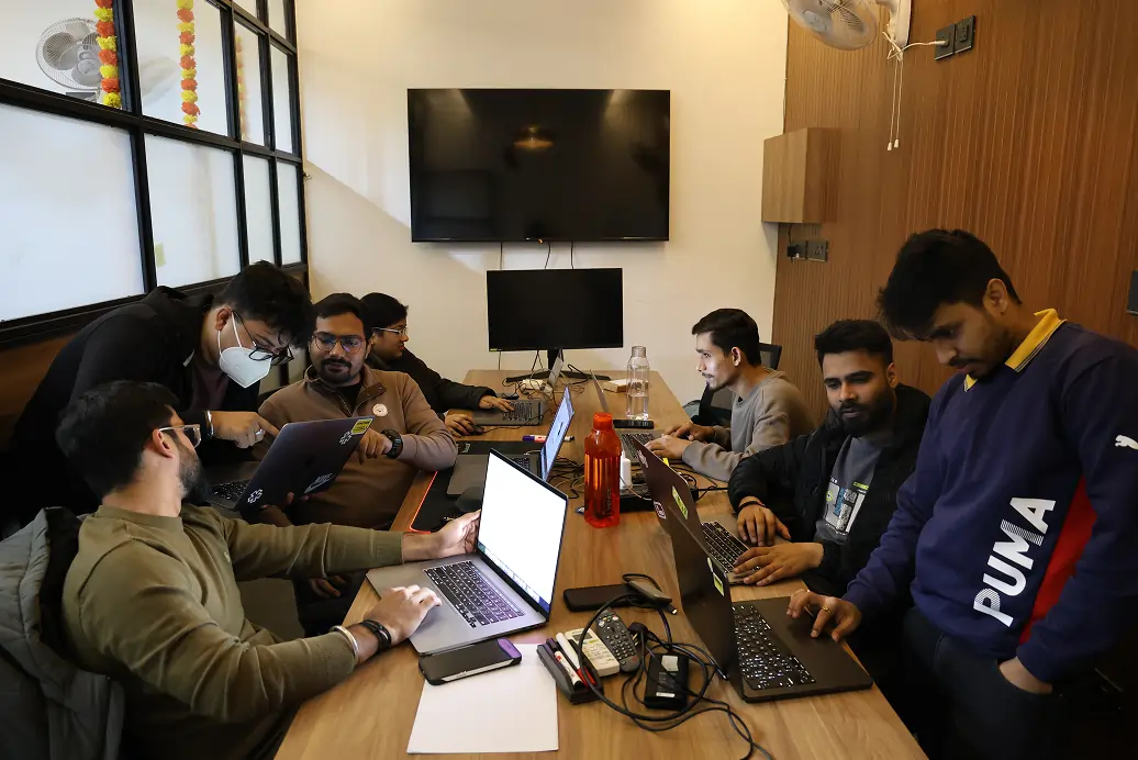 swiper-slide-four-imges