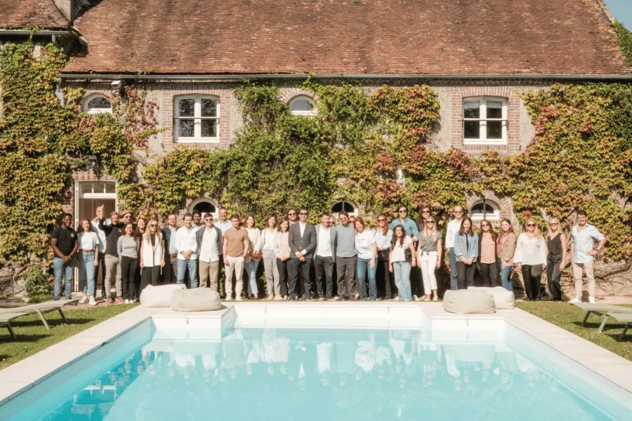 Picture in front of a swimming pool Digital Hotel Marketing Agency