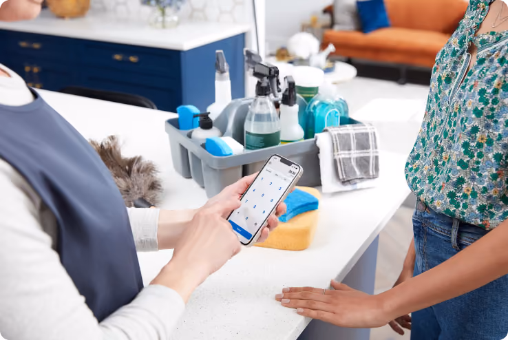 SwipeSimple merchant showing customer their phone