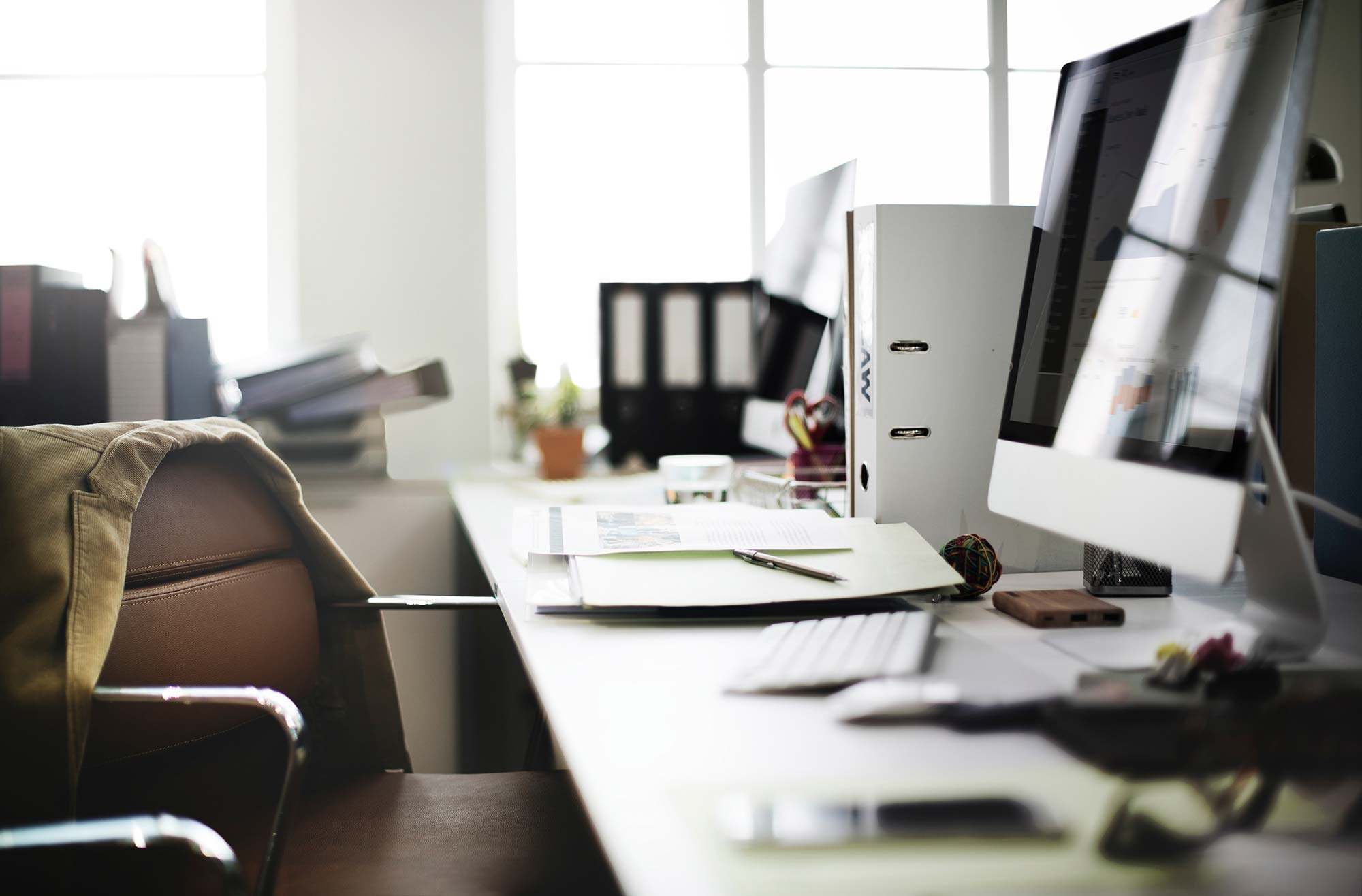 Understand the differences between pre- and post-signature contract review software to choose the right solution for your needs.