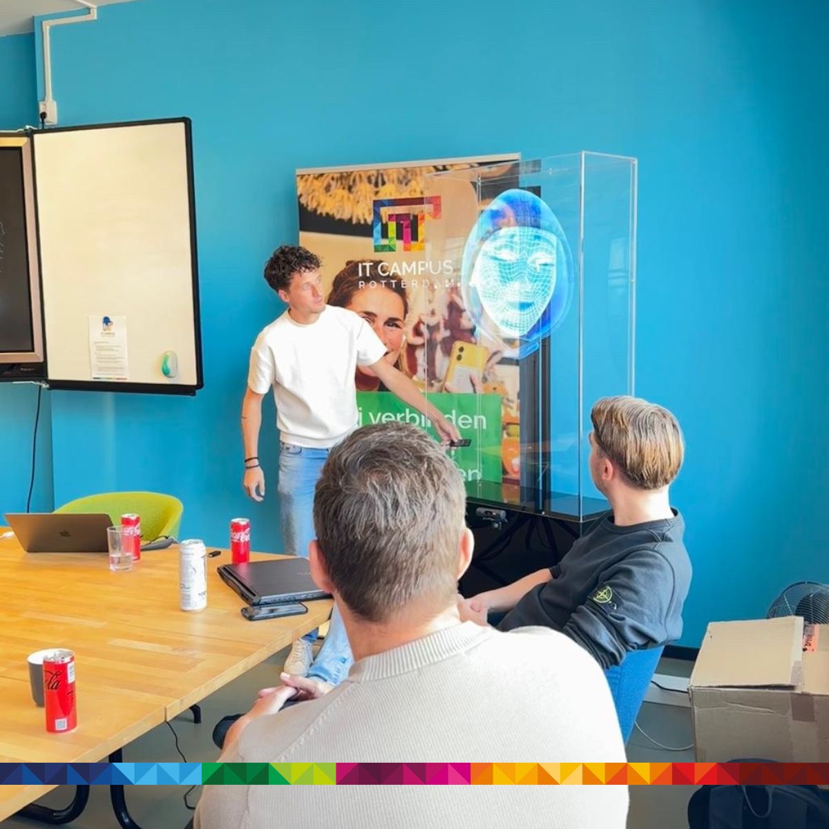 Lexie de holografische AI-assistent op onze campus!