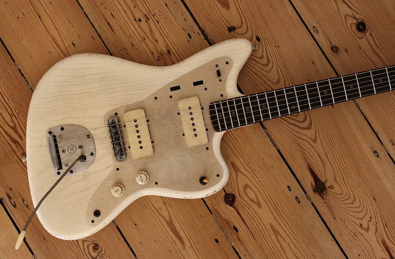 MB Guitars Offset 016