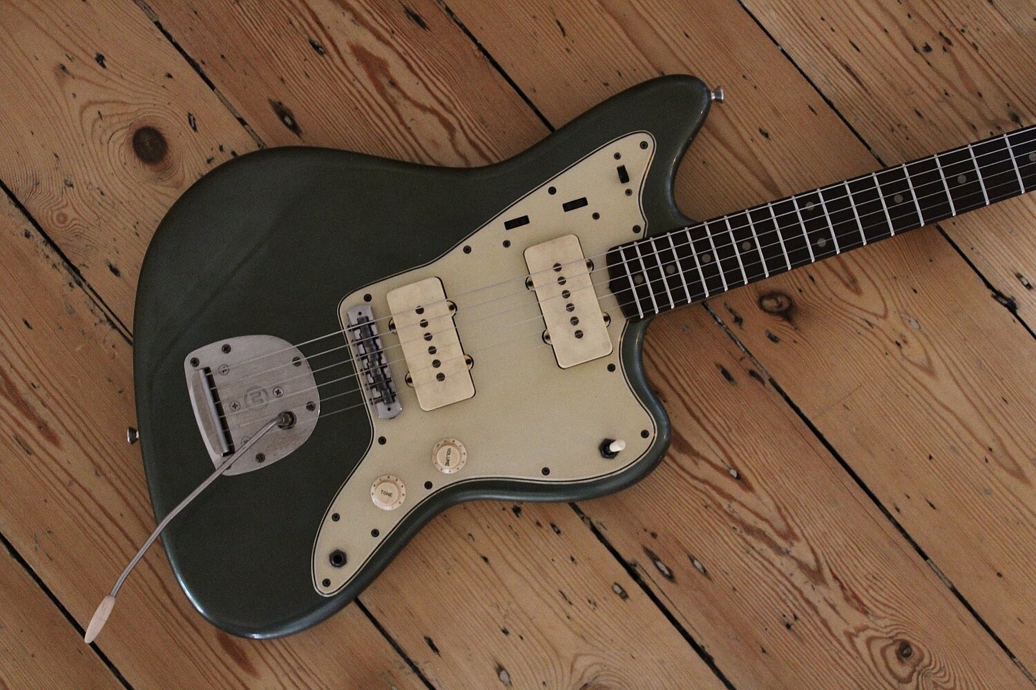 MB Guitars Offset 033