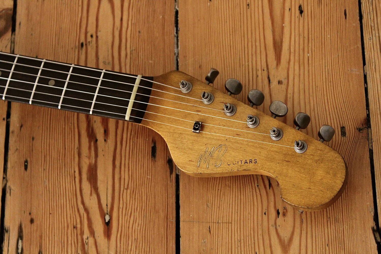 MB Guitars Offset 040