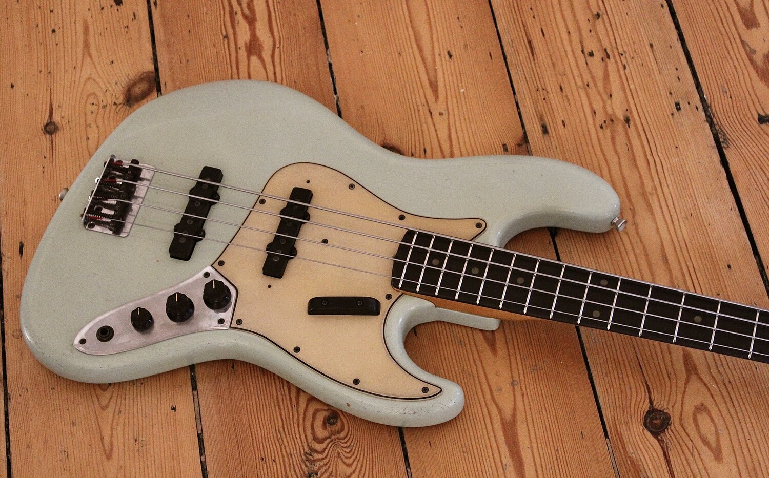 MB Guitars Bass 005
