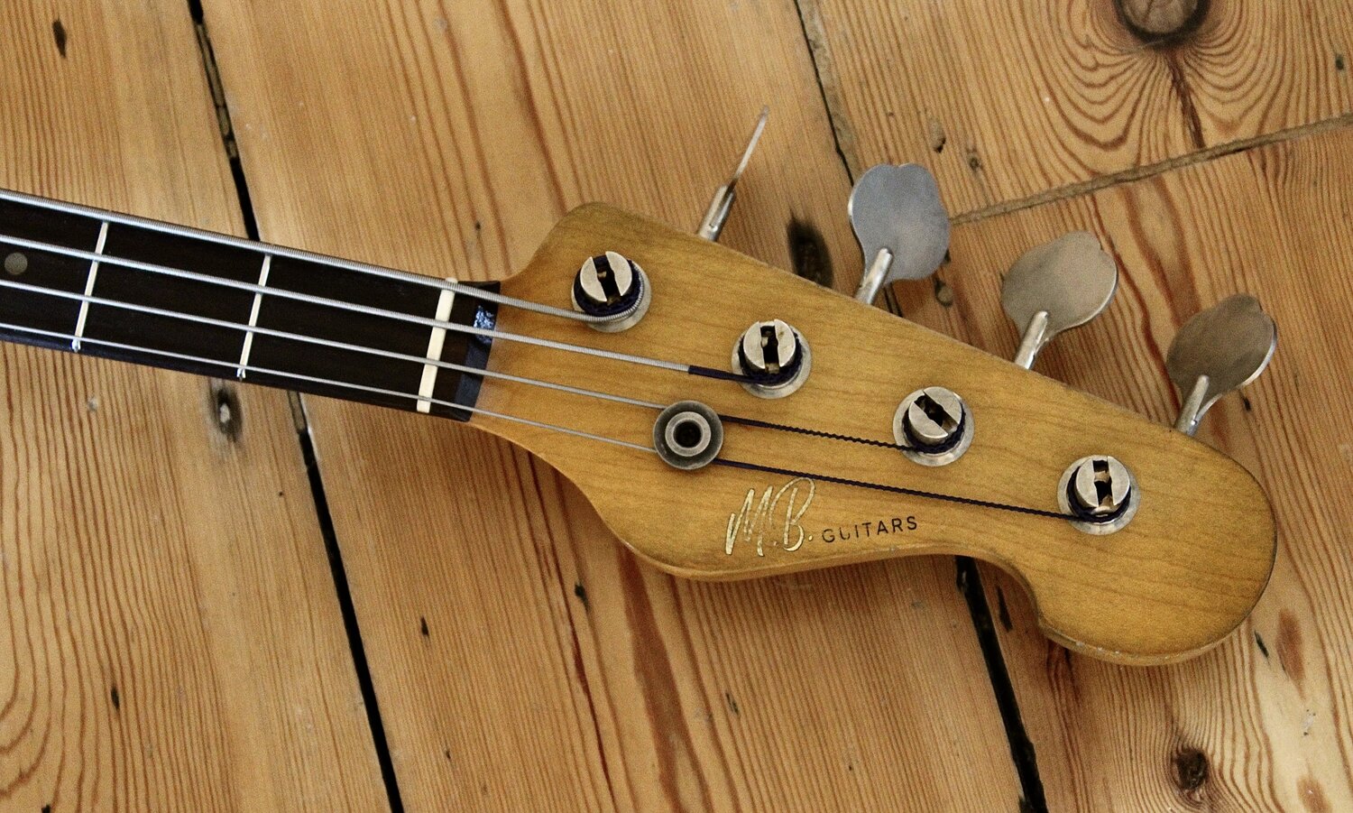 MB Guitars Bass 006