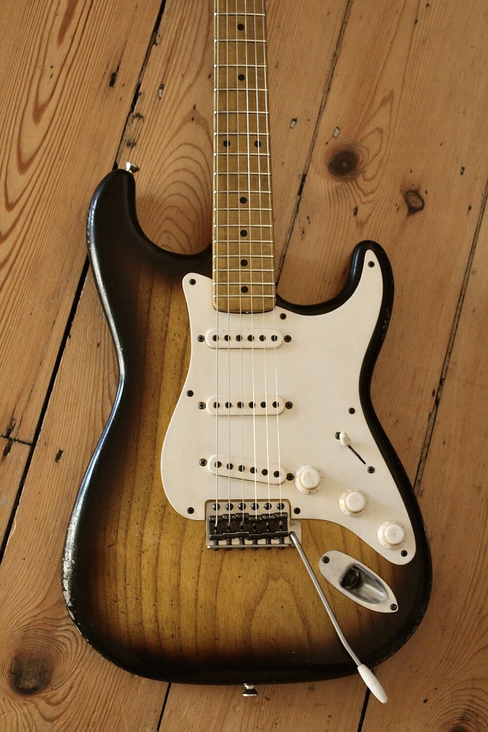 MB Guitars Double Cut 044