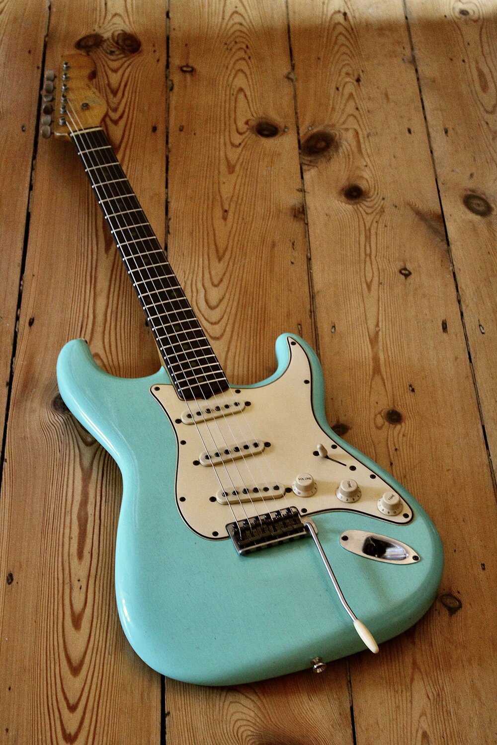 MB Guitars Double Cut 053