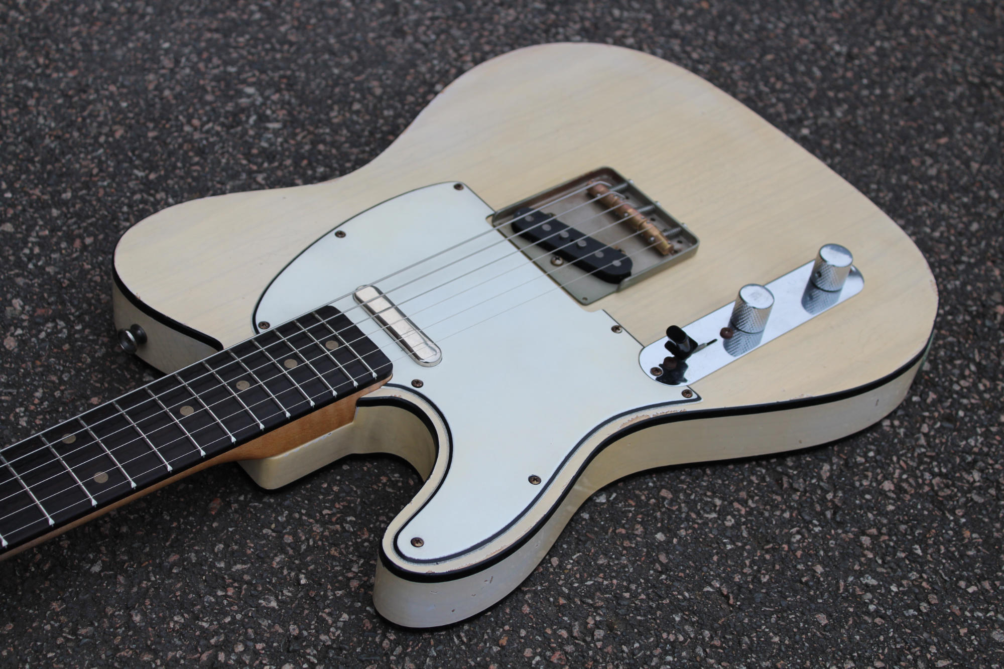 MB Guitars Single Cut 004