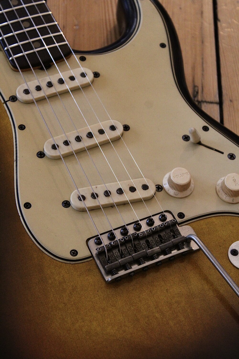 MB Guitars Double Cut 061