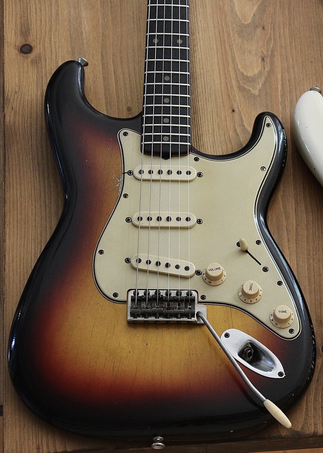 MB Guitars Double Cut 081