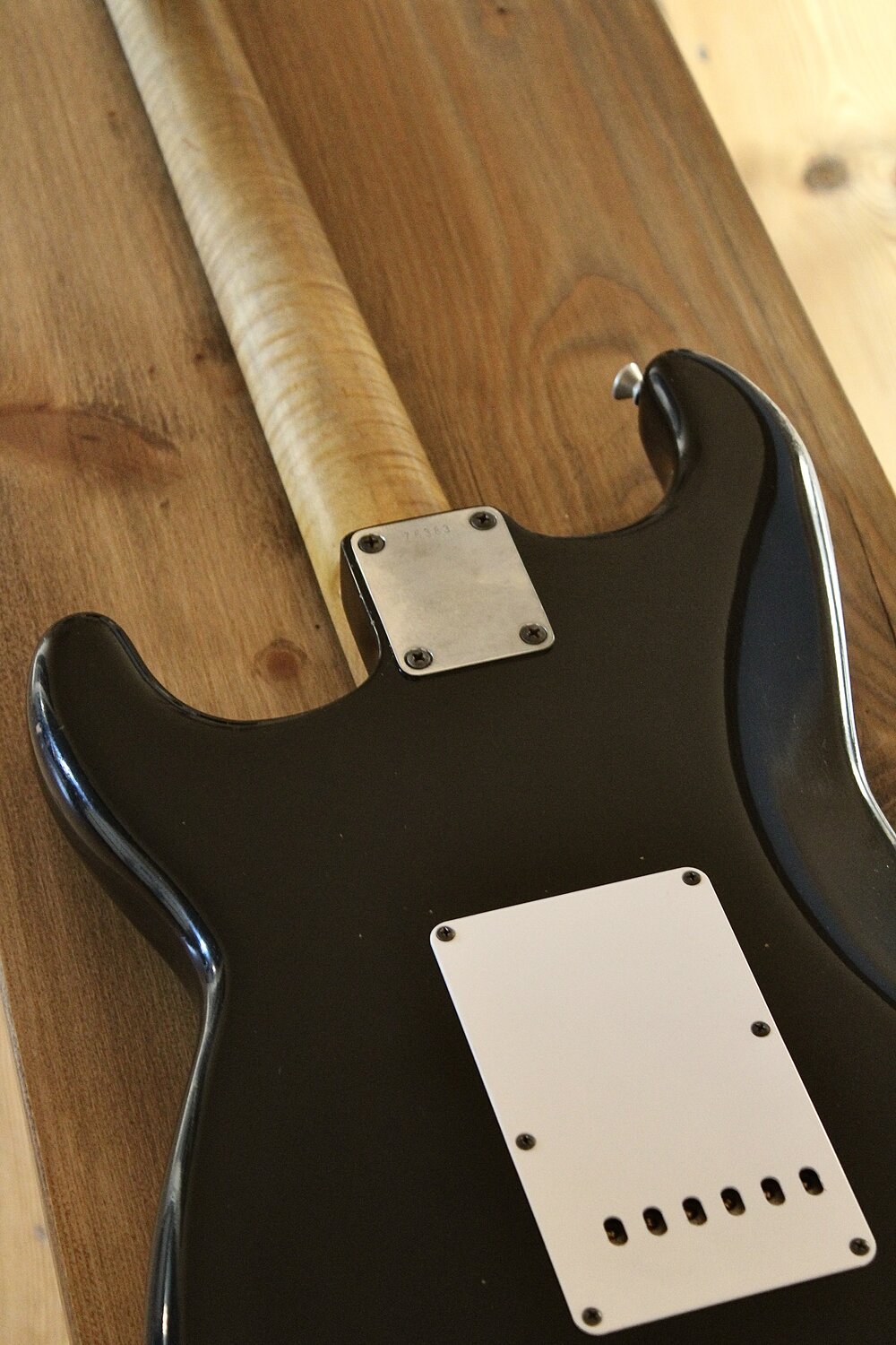 MB Guitars Double Cut 093