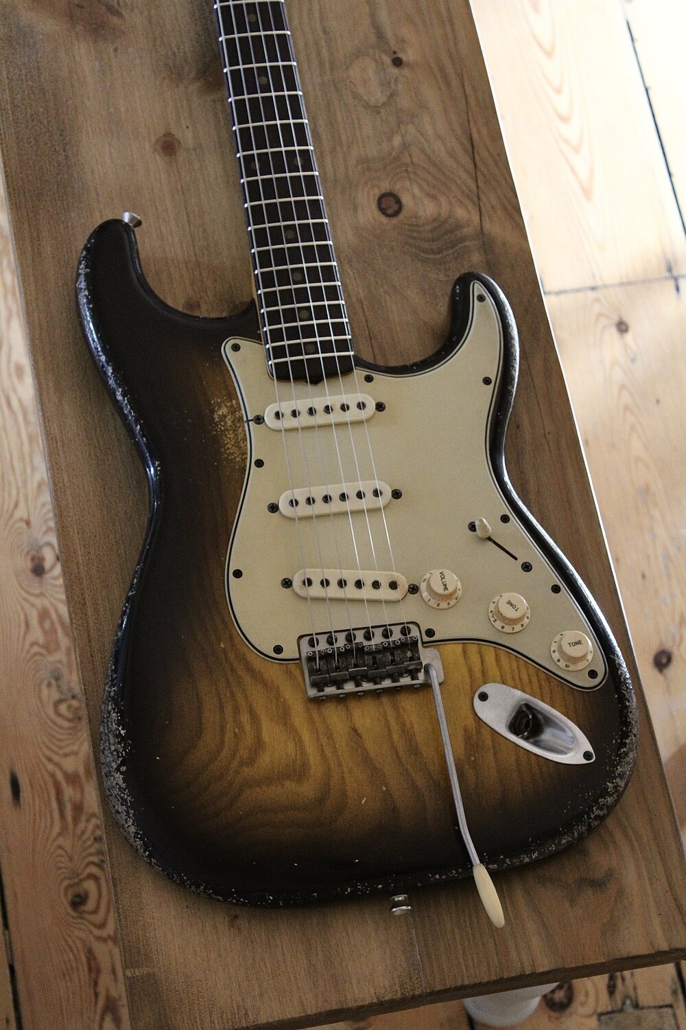 MB Guitars Double Cut 102