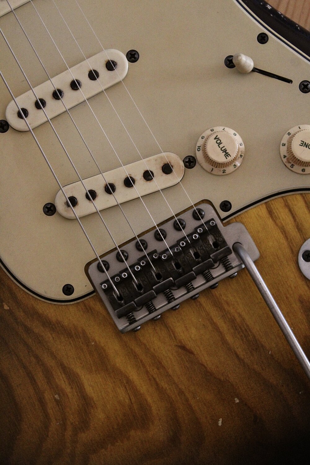 MB Guitars Double Cut 105